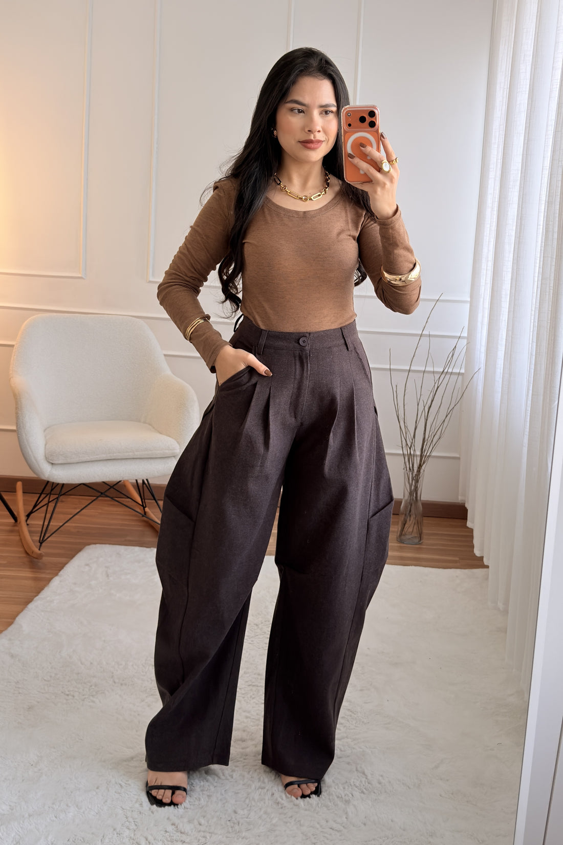 Calças largas de cintura alta com pregas