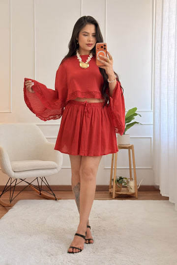 Blusa mangas largas e detalhe de renda DROLE DE COPINE