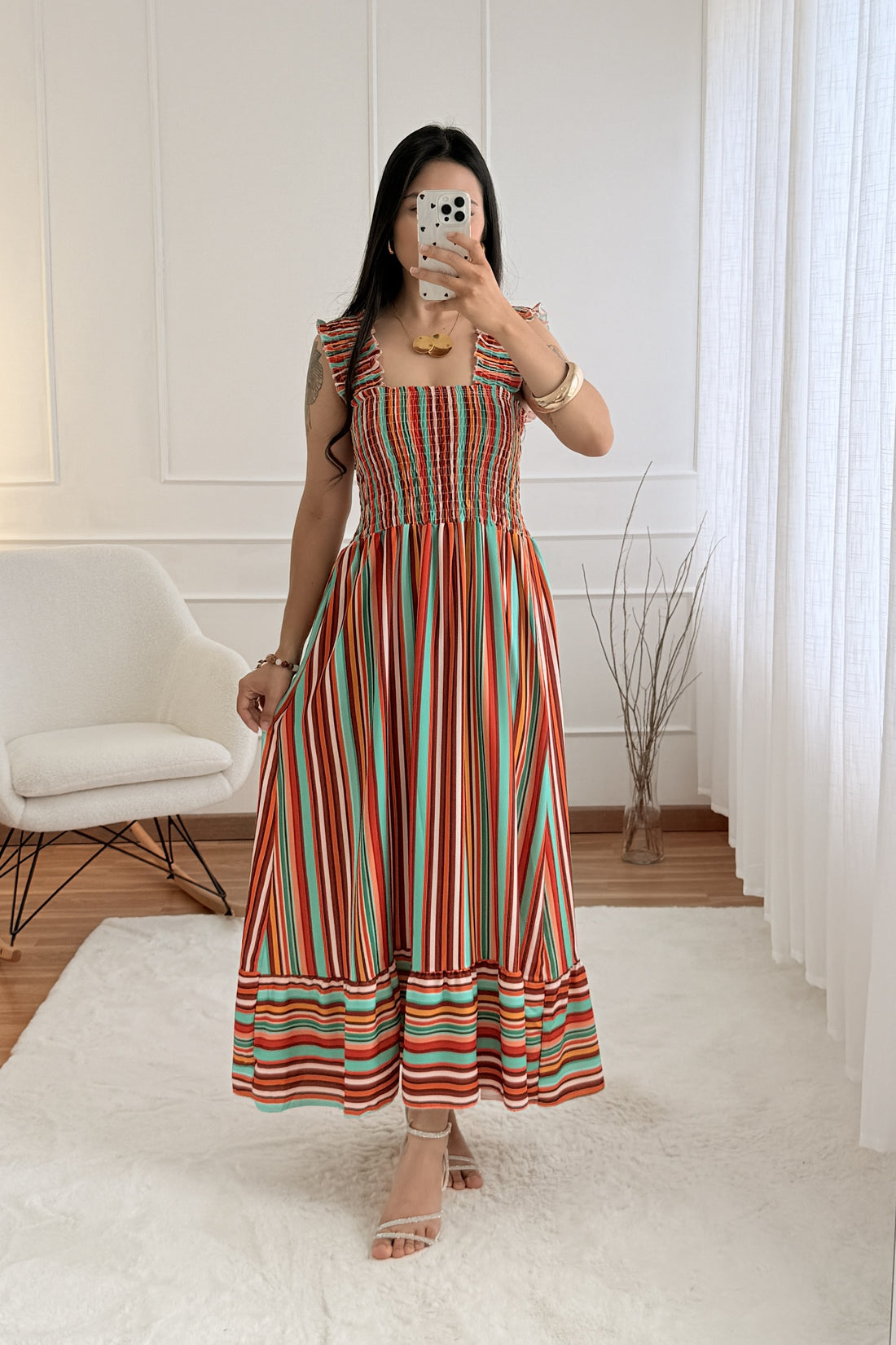 Vestido longo com alças franjadas