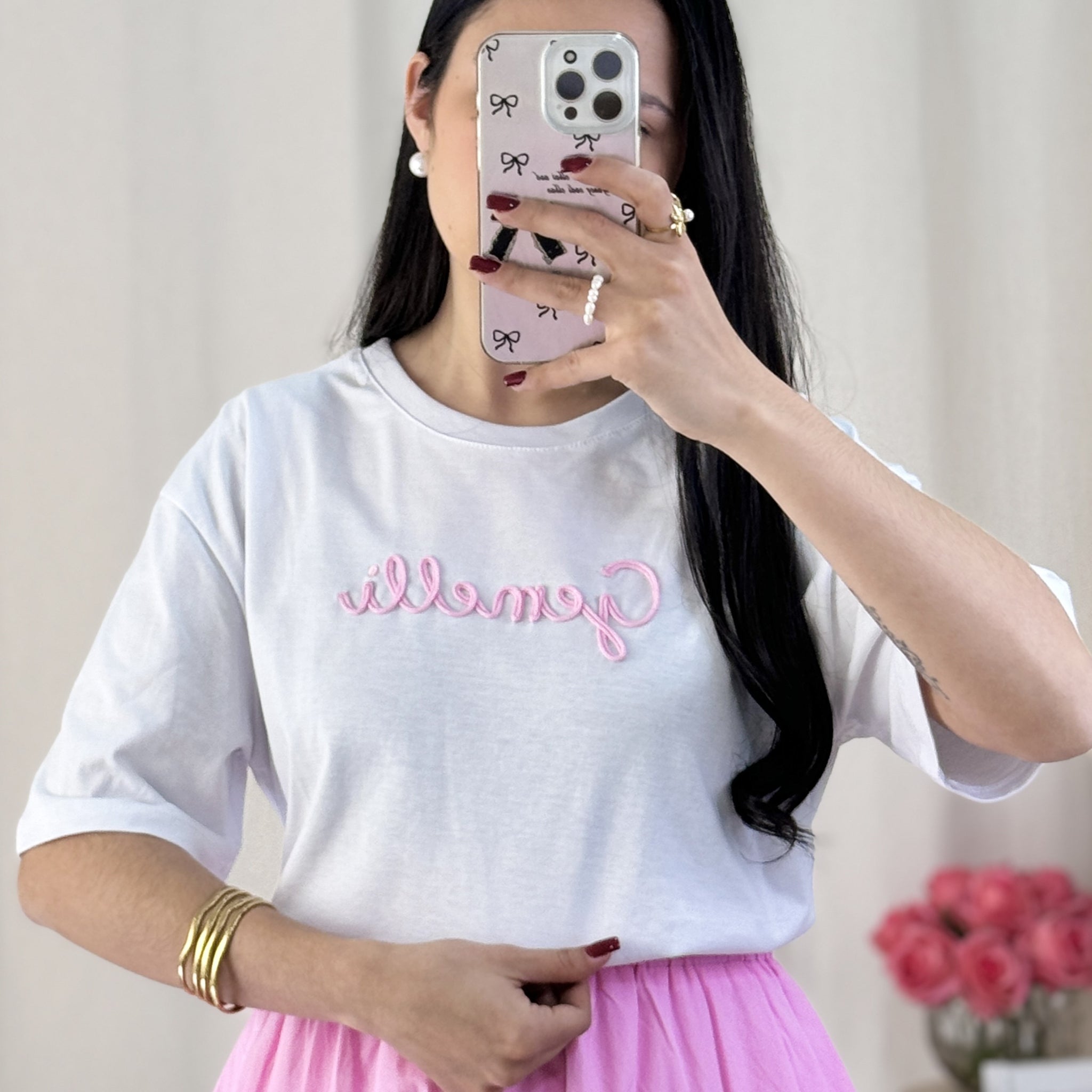 Camiseta con el logo de LUMINA
