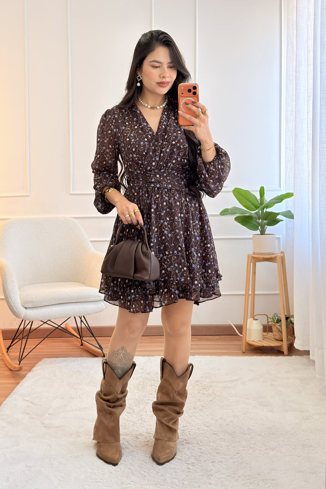 Vestido curto com estampa floral