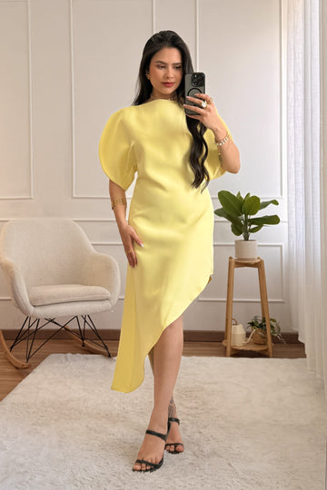Vestido assimétrico elegante