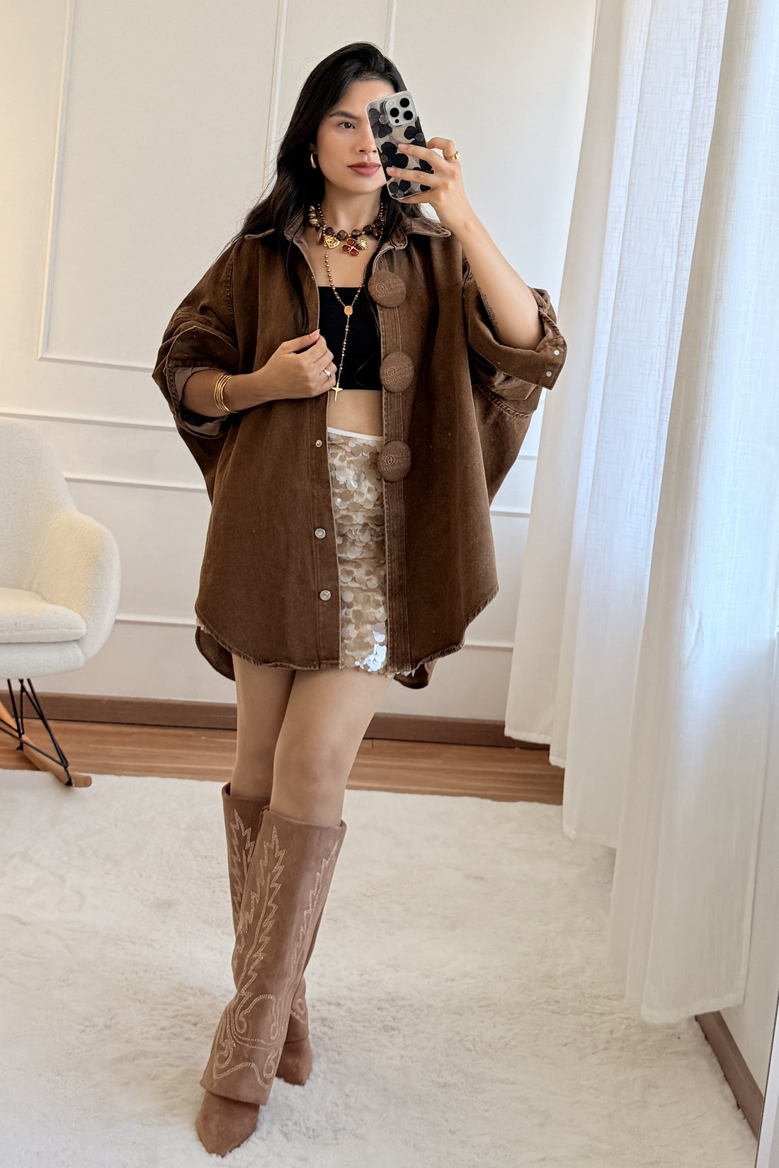 Camisa oversize com botões bordados