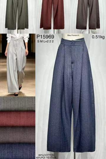 Calça largas de risca fina com pregas na cintura MOCHY