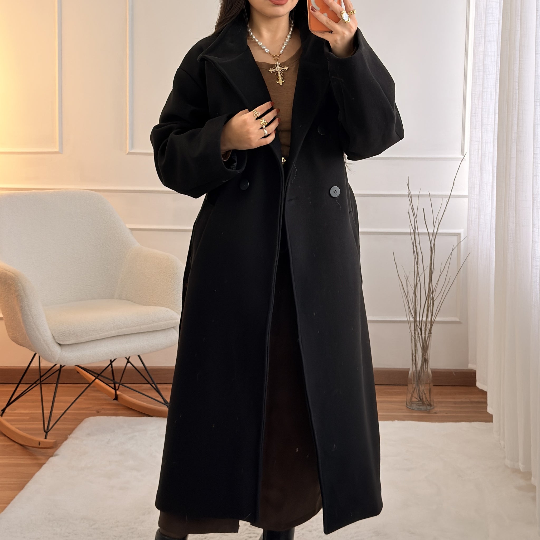 Casaco Longo Preto com Gola Subida