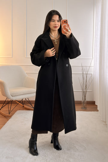Casaco Longo Preto com Gola Subida