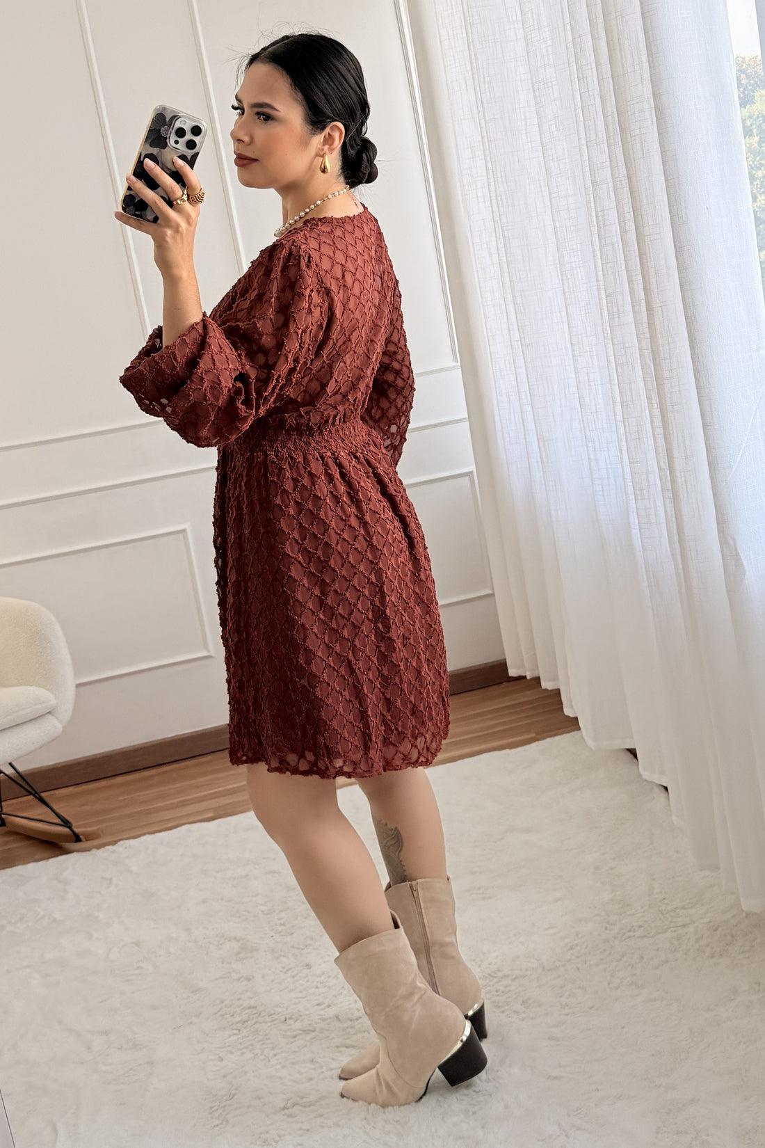 Vestido textura floral em relevo