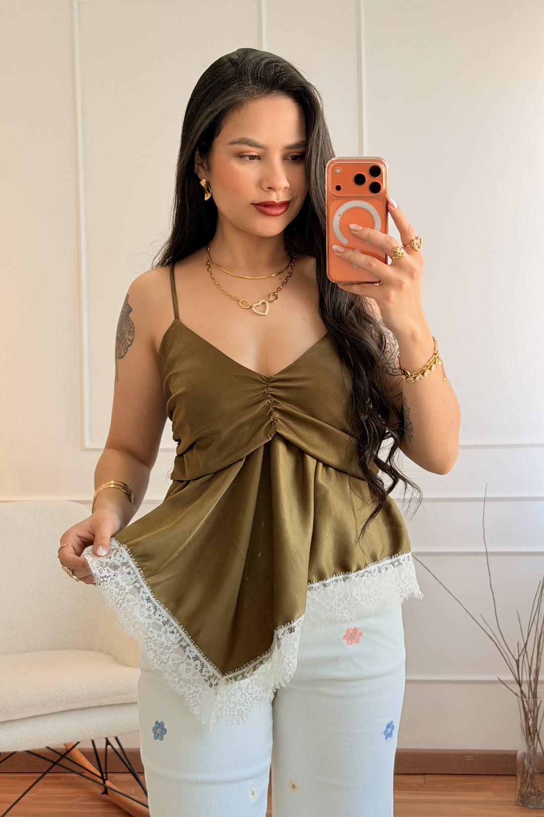 Top com renda LUMINA - lavishiochicTOPlumina