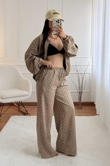 Conjunto casaco e calça