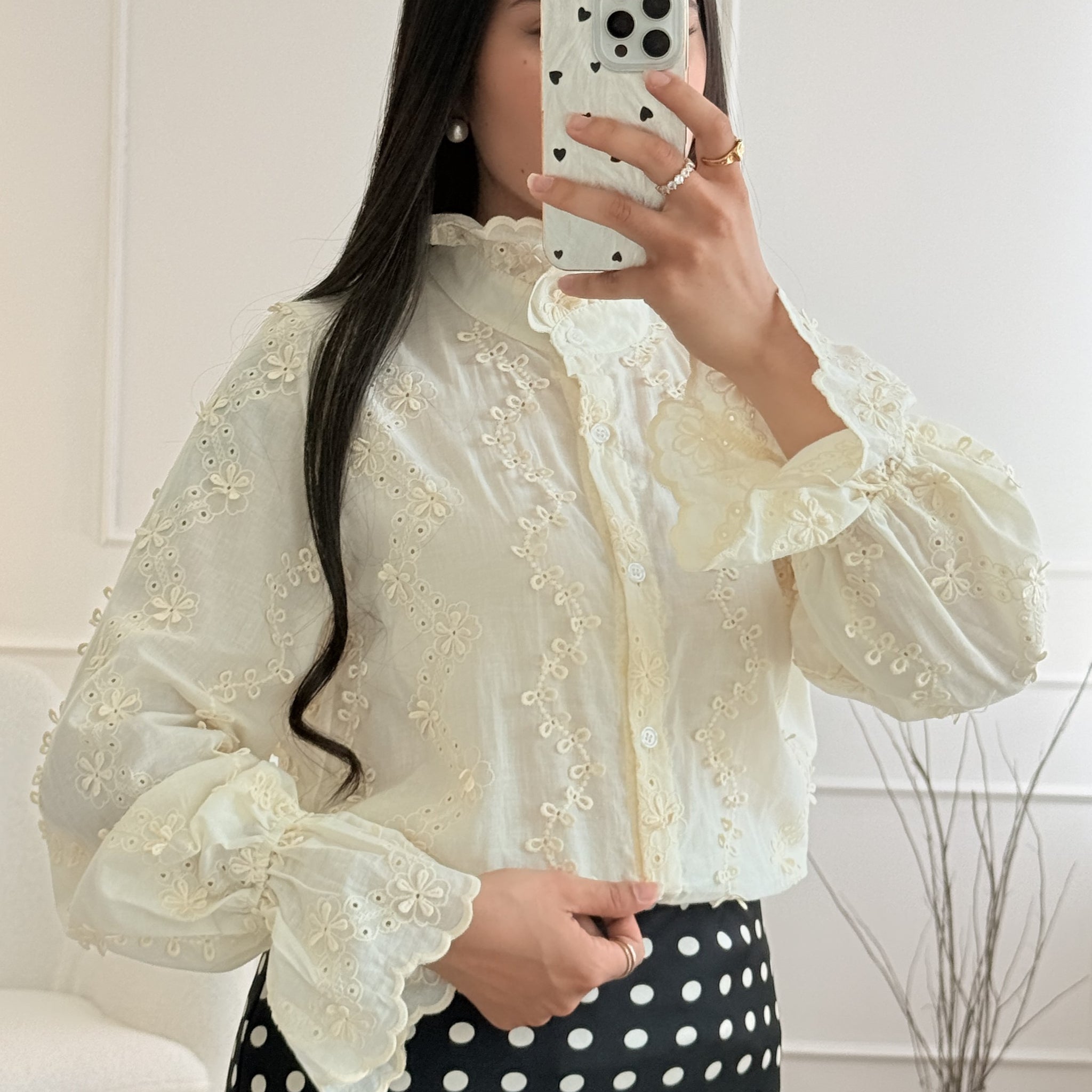 Blusa de renda bordada DROLE DE COPINE