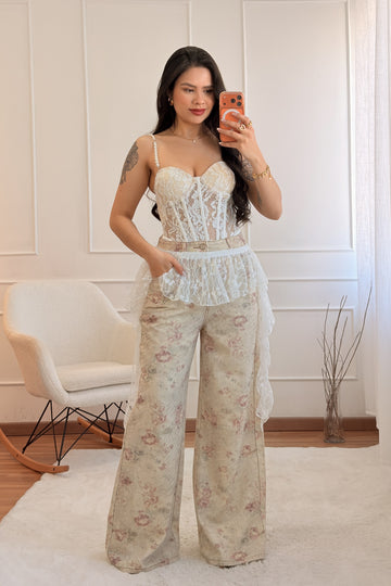 Calça Floral com Saia Sobreposta Rendada – AZAKA