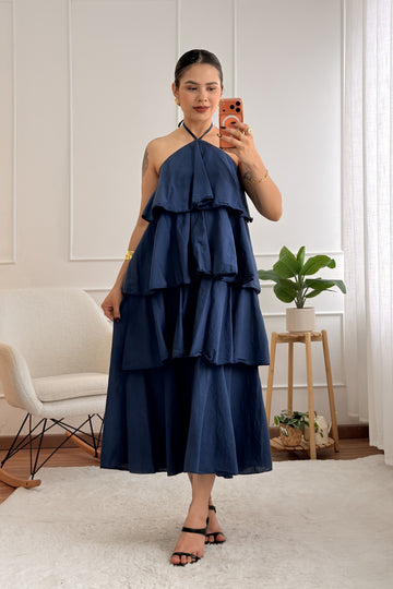 Vestido midi com folhos em camadas