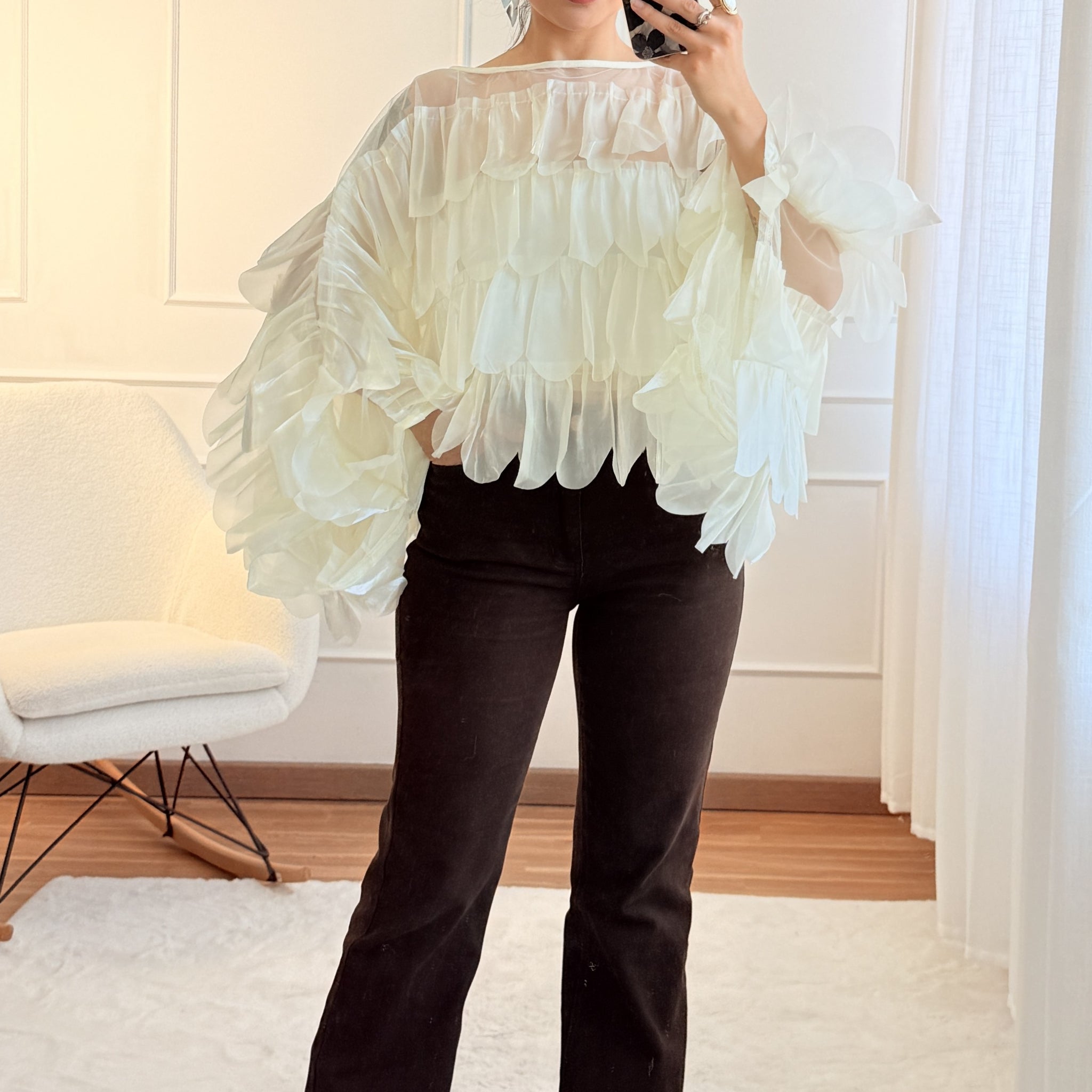 Camisa com transparência em camadas