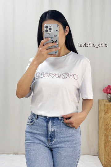 Camiseta con letras LUMINA