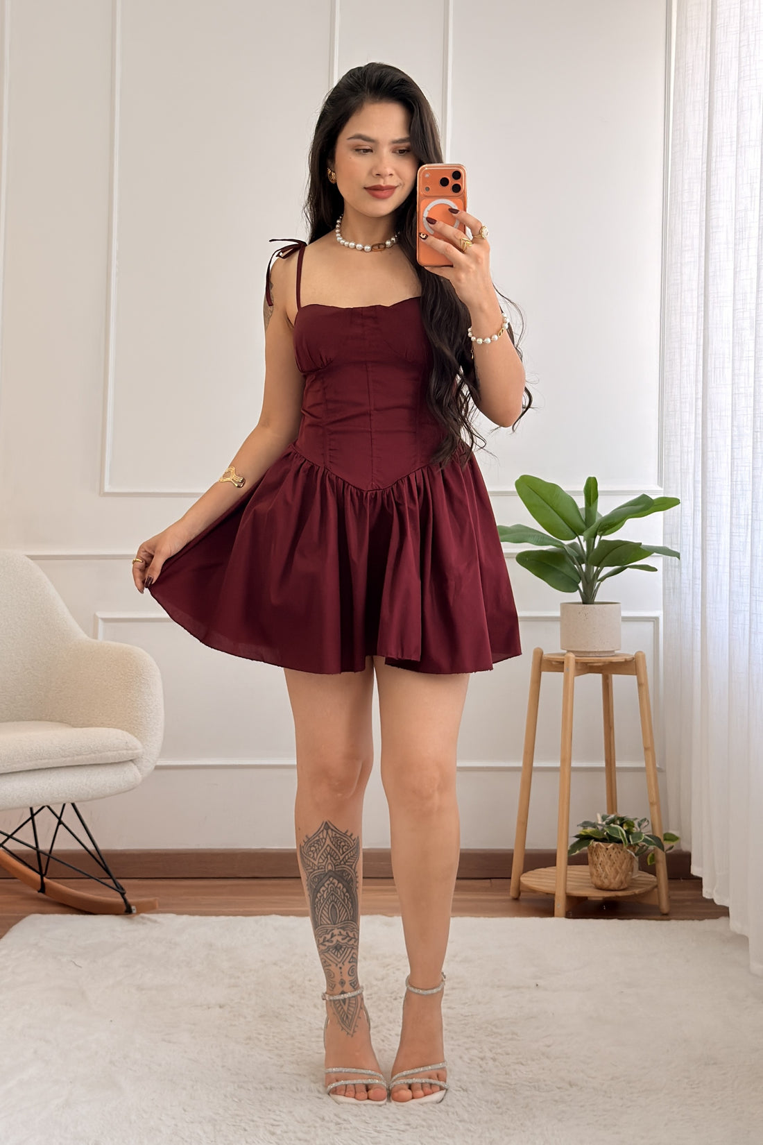 Vestido curto com efeito corset