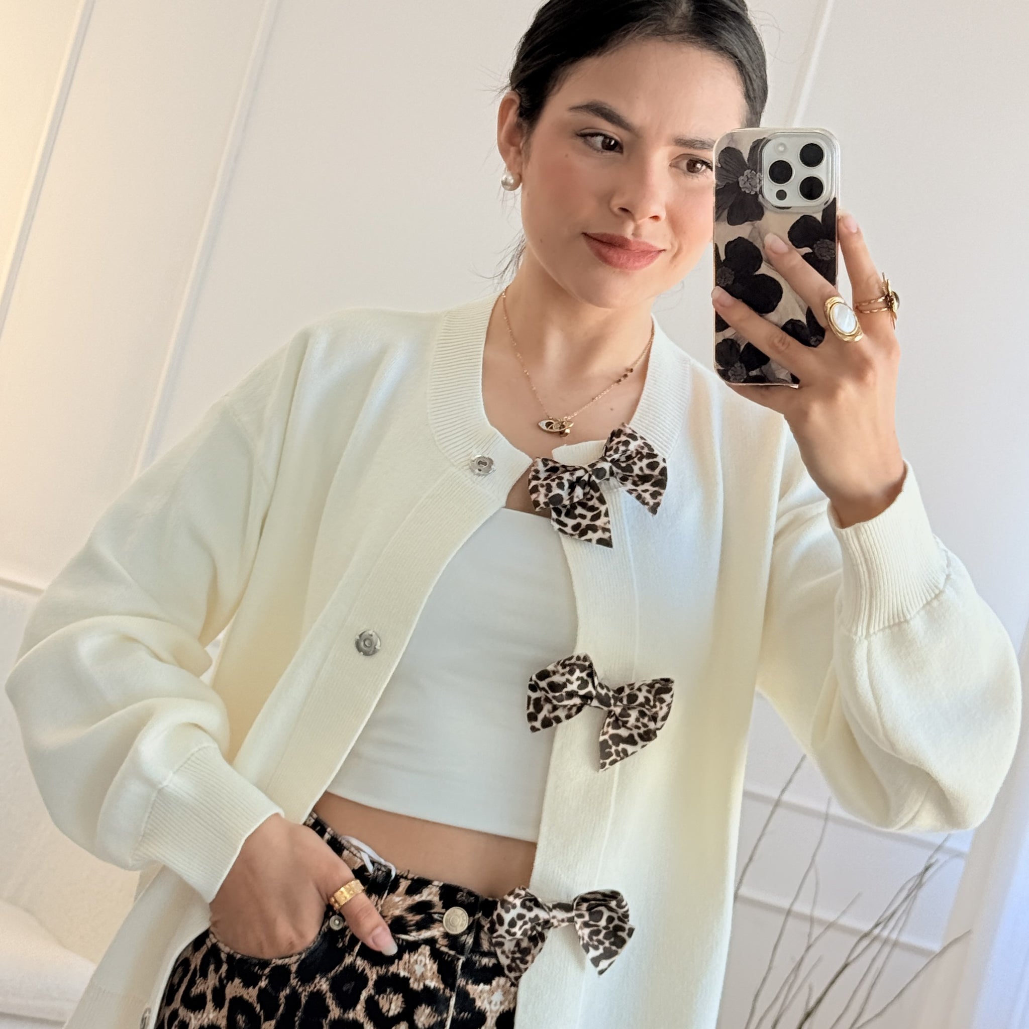 Cardigan em malha laços