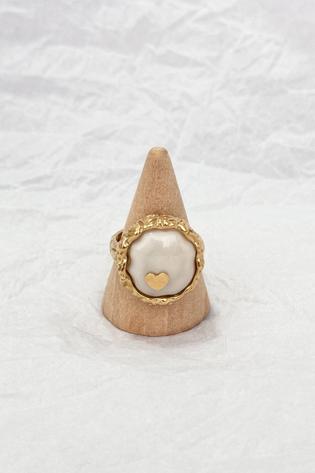 Anel aberto em aço dourado com pedra e coração - lavishiochicAnellavishiochic