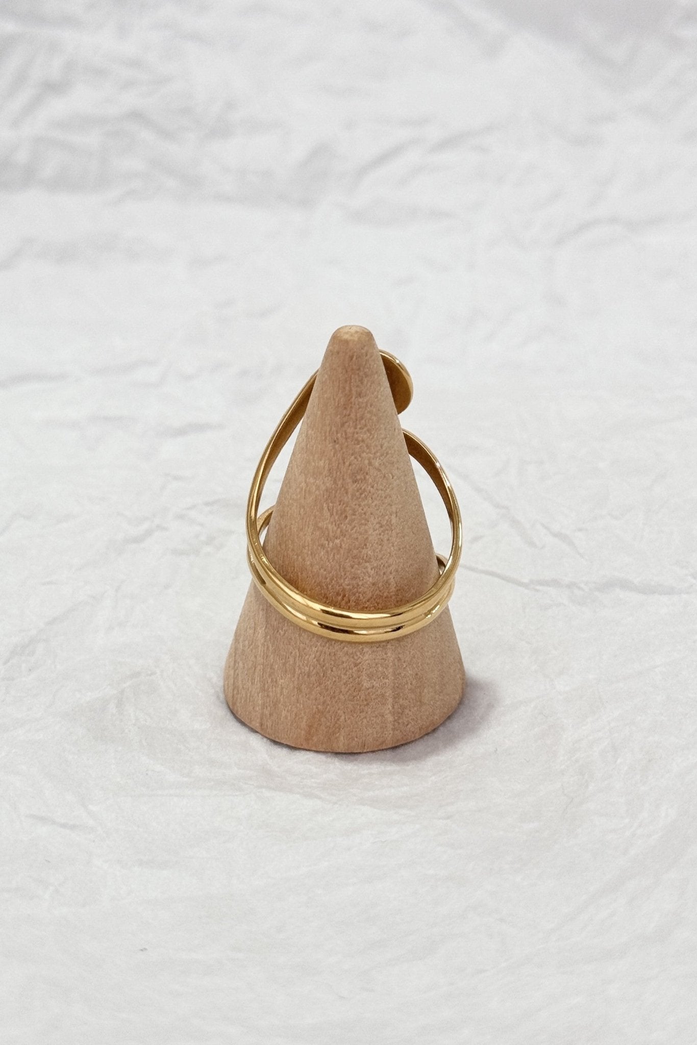 Anel ajustável em aço com design entrelaçado - lavishiochicAnellavishiochic
