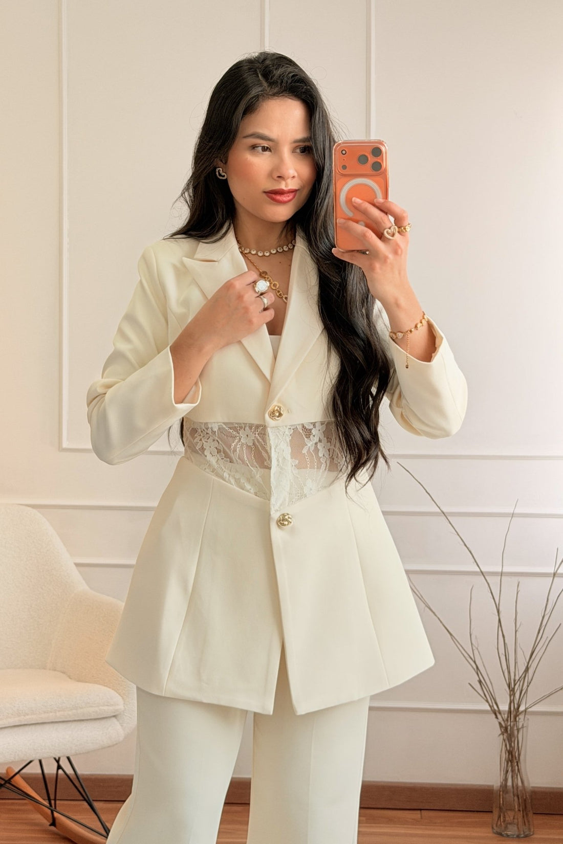 Blazer com Detalhe em Renda – ELLI WHITE - lavishiochicBlazerELLI WHITE