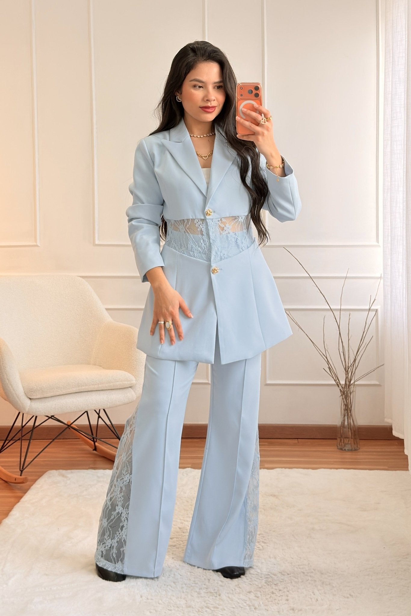 Blazer com Detalhe em Renda – ELLI WHITE - lavishiochicBlazerELLI WHITE