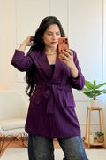 Blazer de risca fina com laço na cintura - lavishiochiccasacoslavishiochic