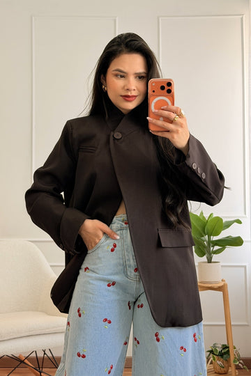 Blazer estruturado com gola alta 2.0 - lavishiochiccasacolavishiochic