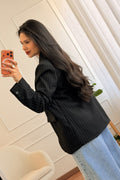 Blazer listrado com gola assimétrica - lavishiochiccasacolavishiochic