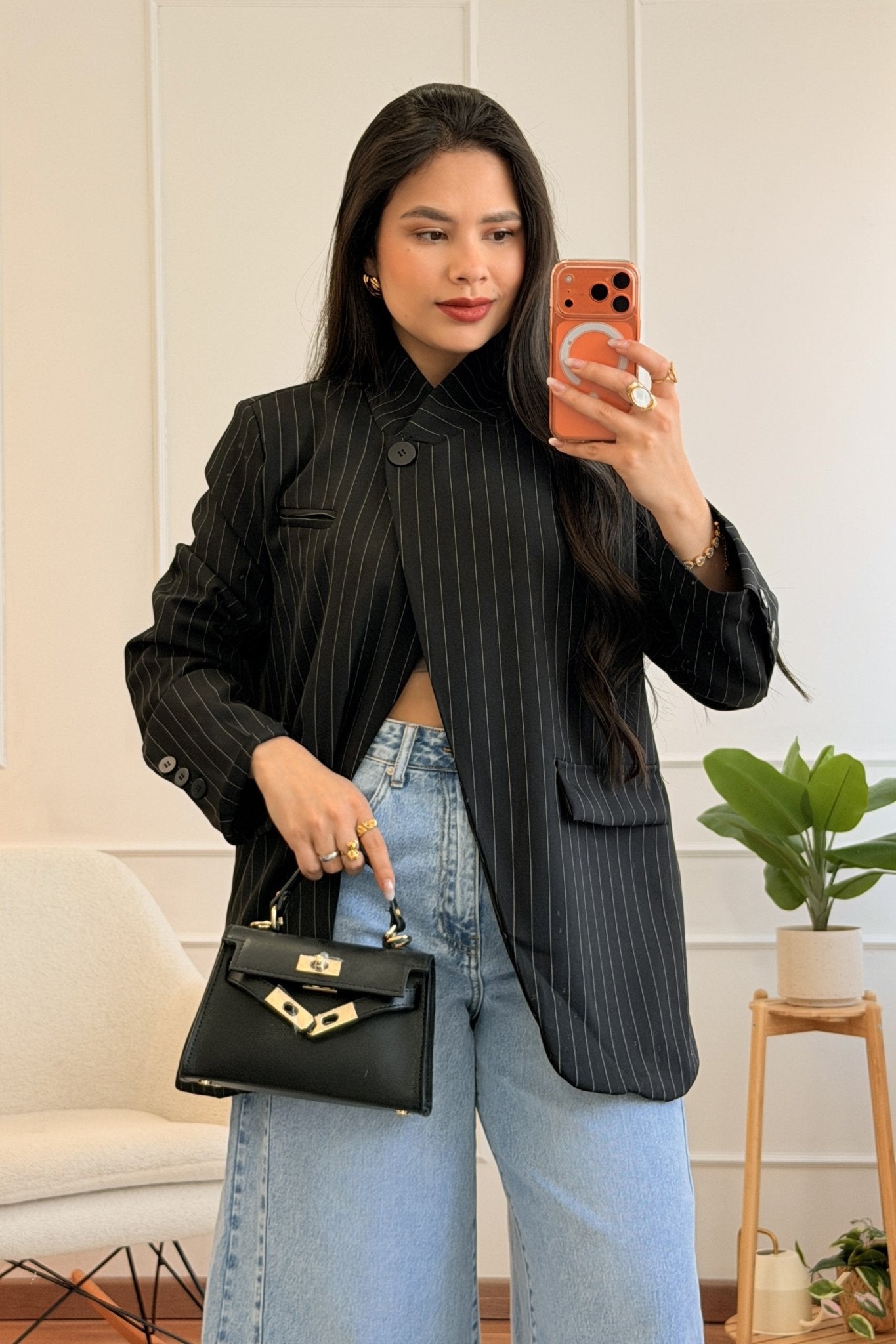 Blazer listrado com gola assimétrica - lavishiochiccasacolavishiochic