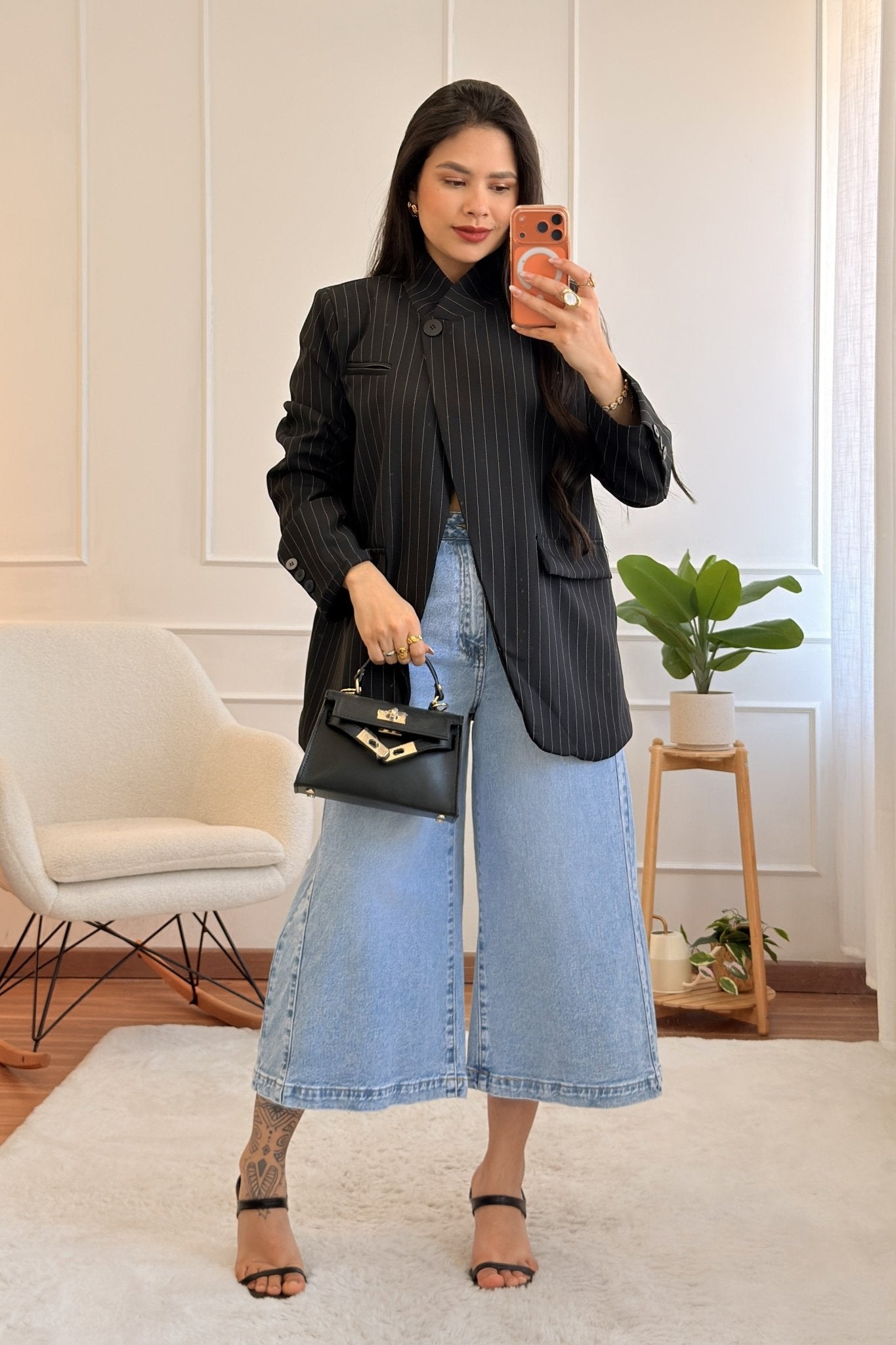 Blazer listrado com gola assimétrica - lavishiochiccasacolavishiochic
