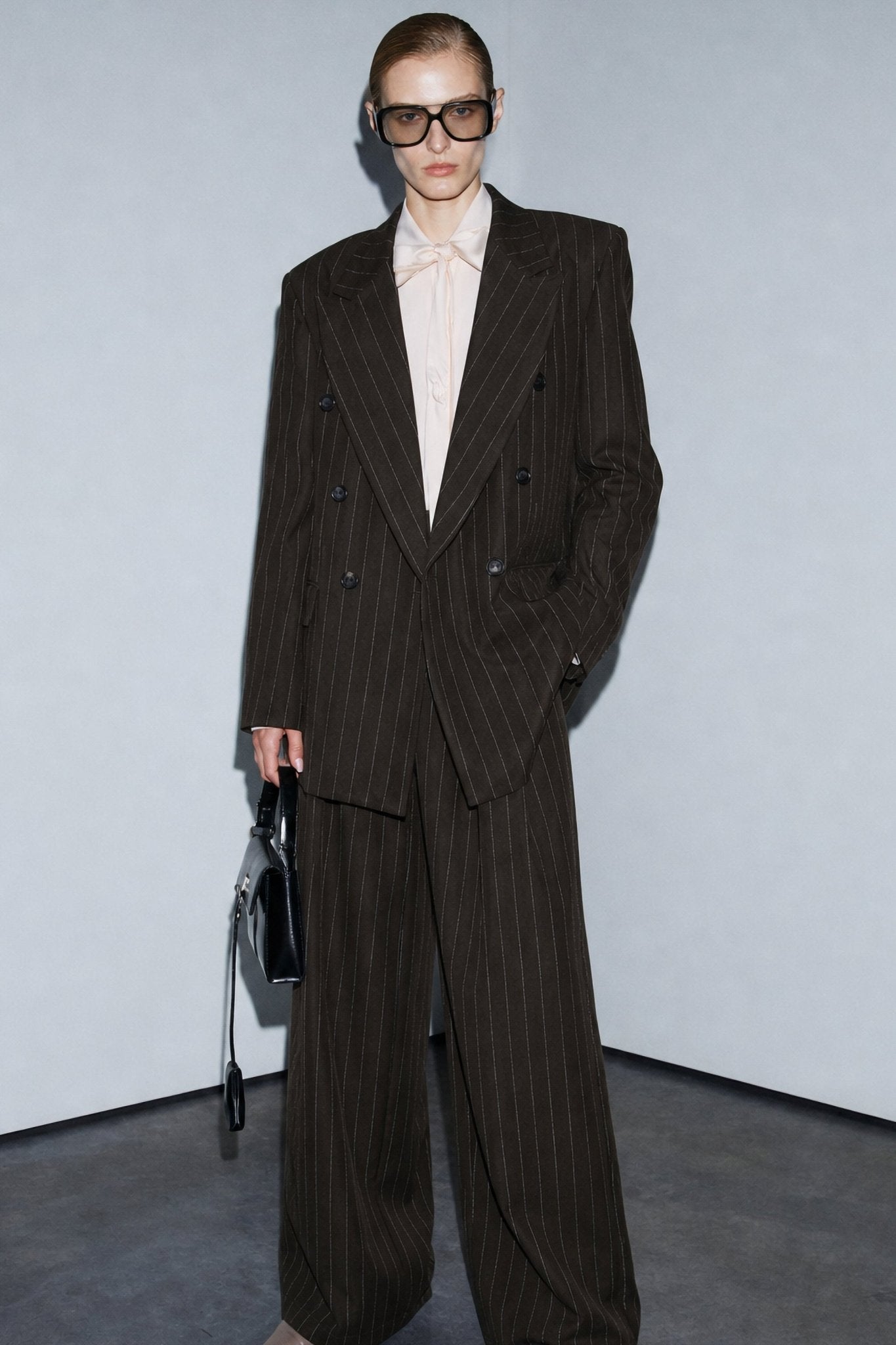 Blazer oversize às riscas com lapelas LUMINA - lavishiochiccasacolumina