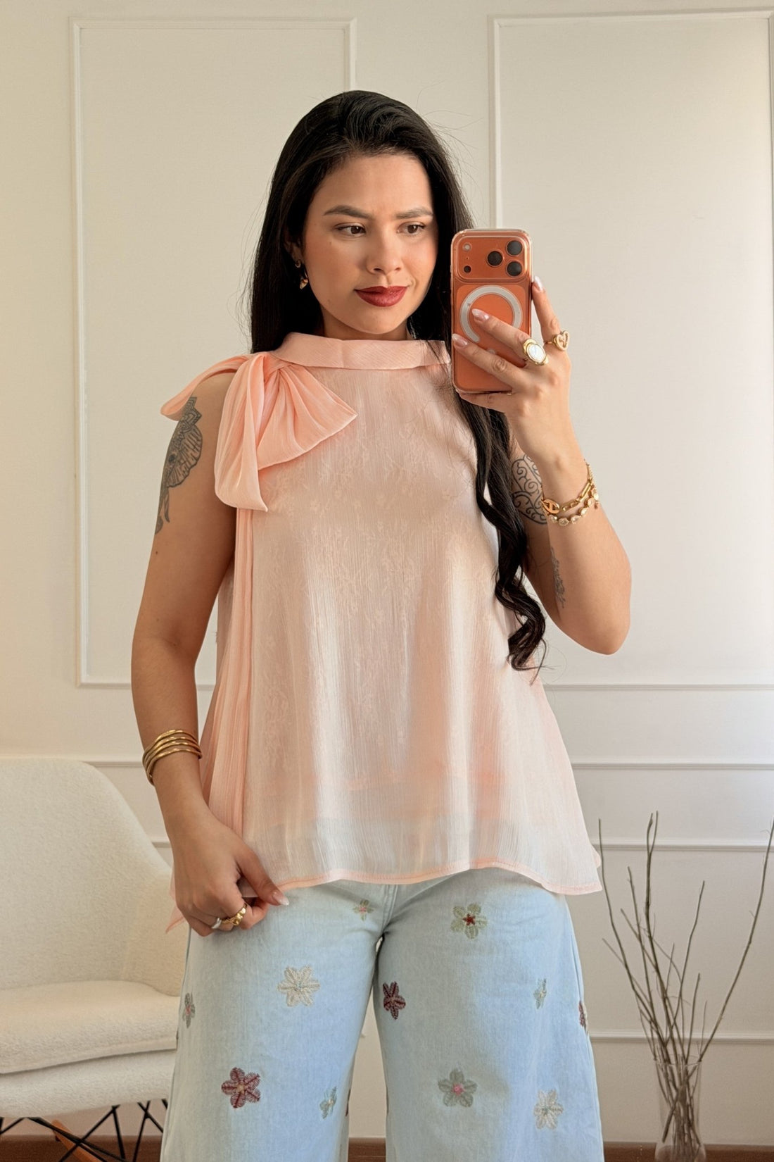 Blusa com Laço Lateral e Detalhe em Renda ELLI WHITE - lavishiochicBlusaELLI WHITE