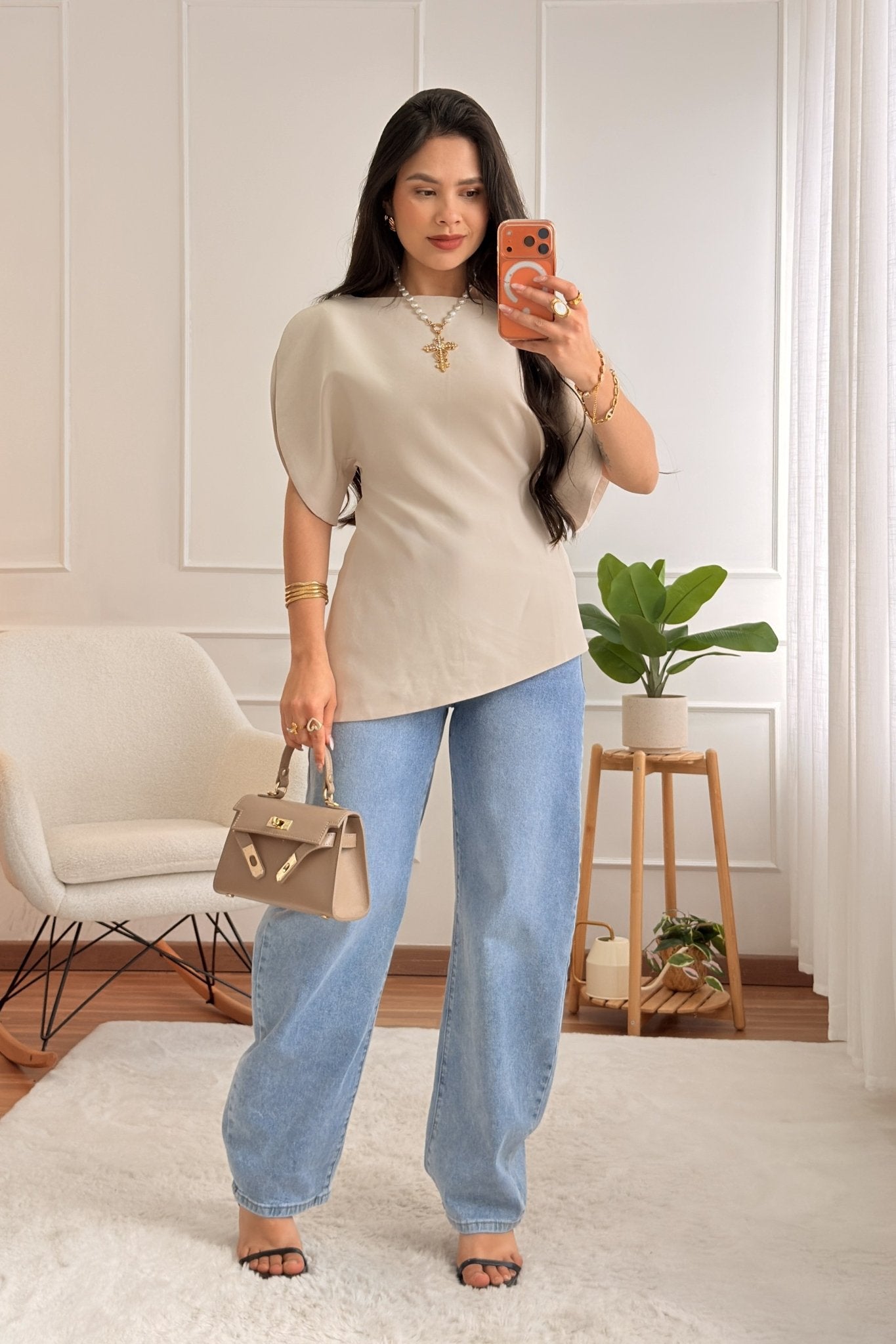 Blusa com manga assimétrica e barra diagonal - lavishiochicBlusalavishiochic