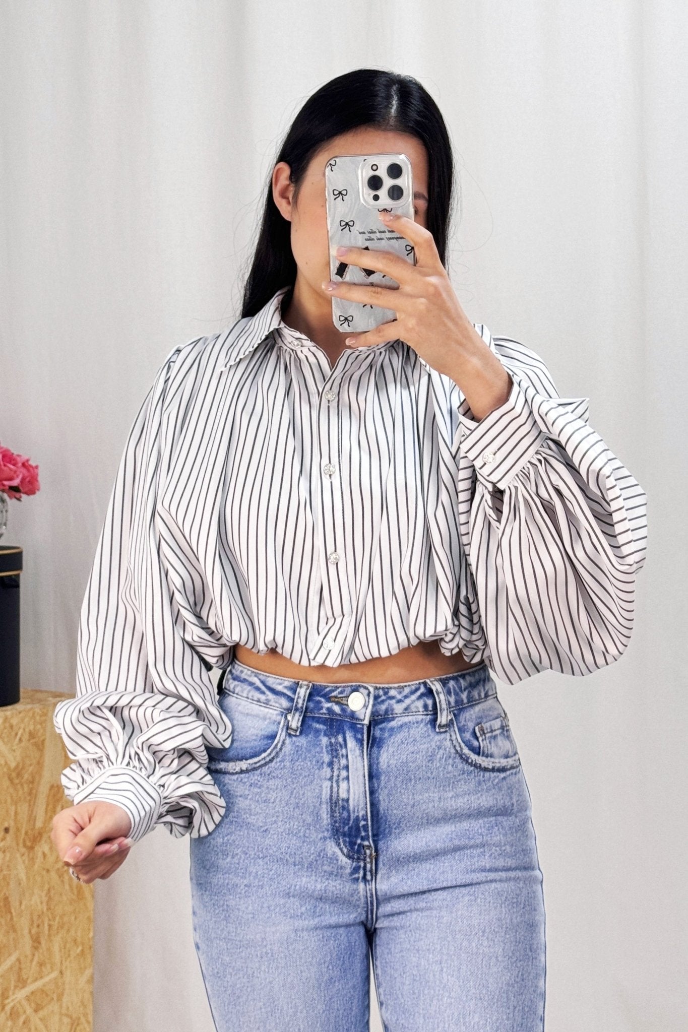 Blusa corte curto AZAKA - lavishiochicBlusaAZAKA