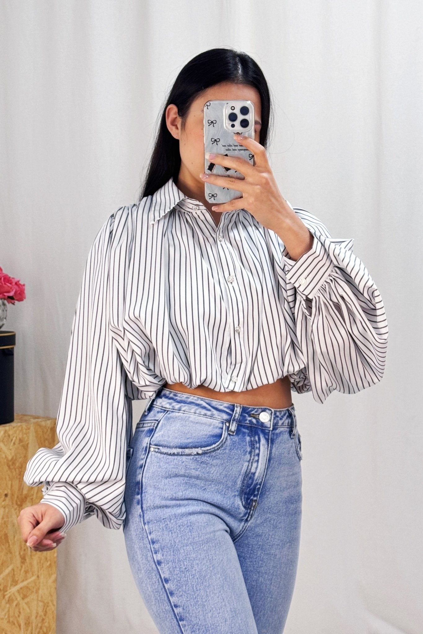Blusa corte curto AZAKA - lavishiochicBlusaAZAKA