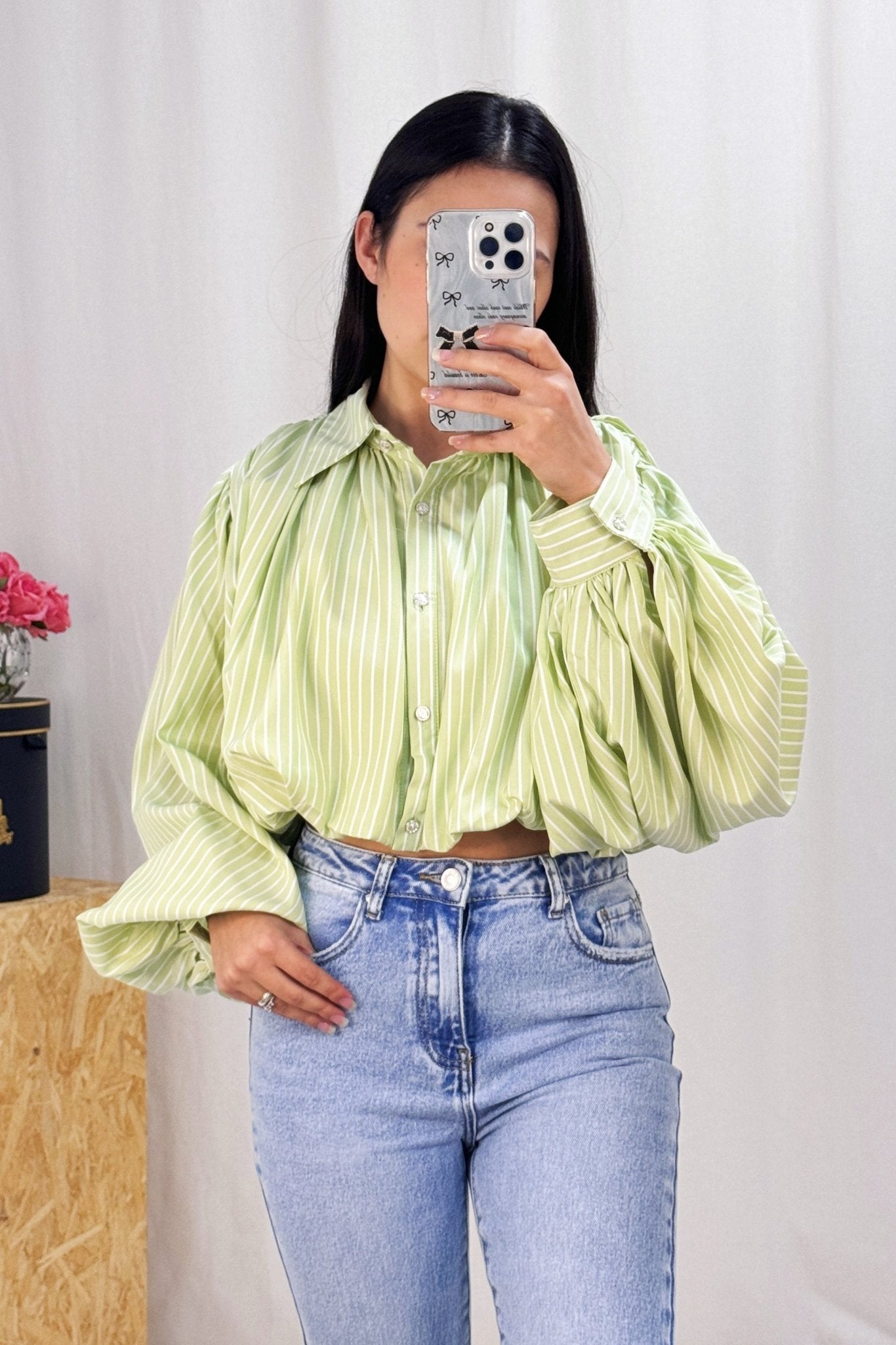 Blusa corte curto AZAKA - lavishiochicBlusaAZAKA