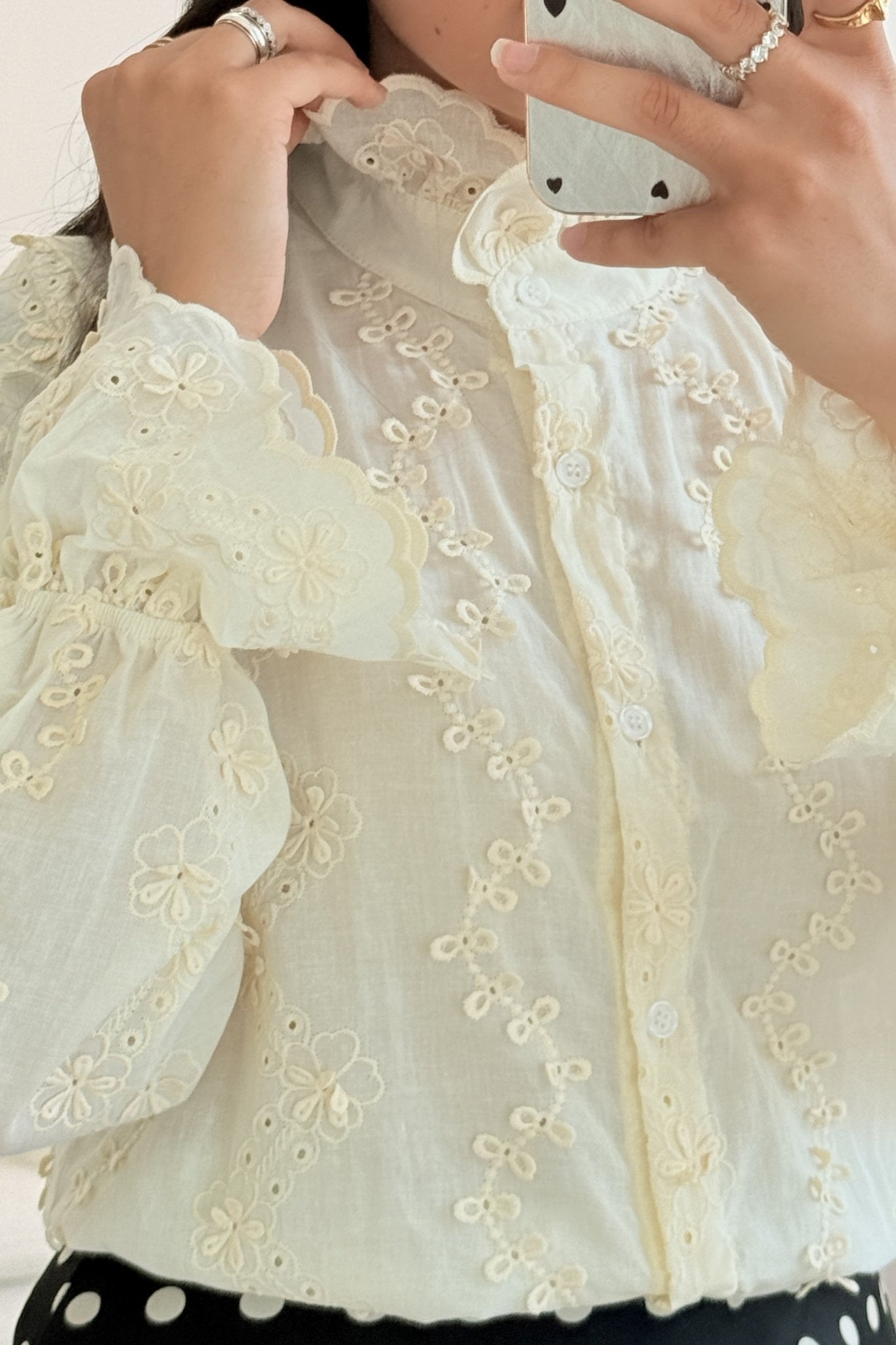 Blusa de renda bordada DROLE DE COPINE - lavishiochicBlusaDrole de copine Paris