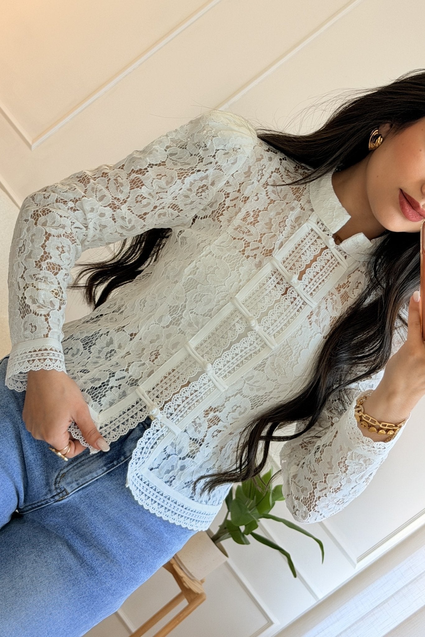Blusa de renda botão mandarim DROLE DE COPINE - lavishiochicBlusaDrole de copine Paris