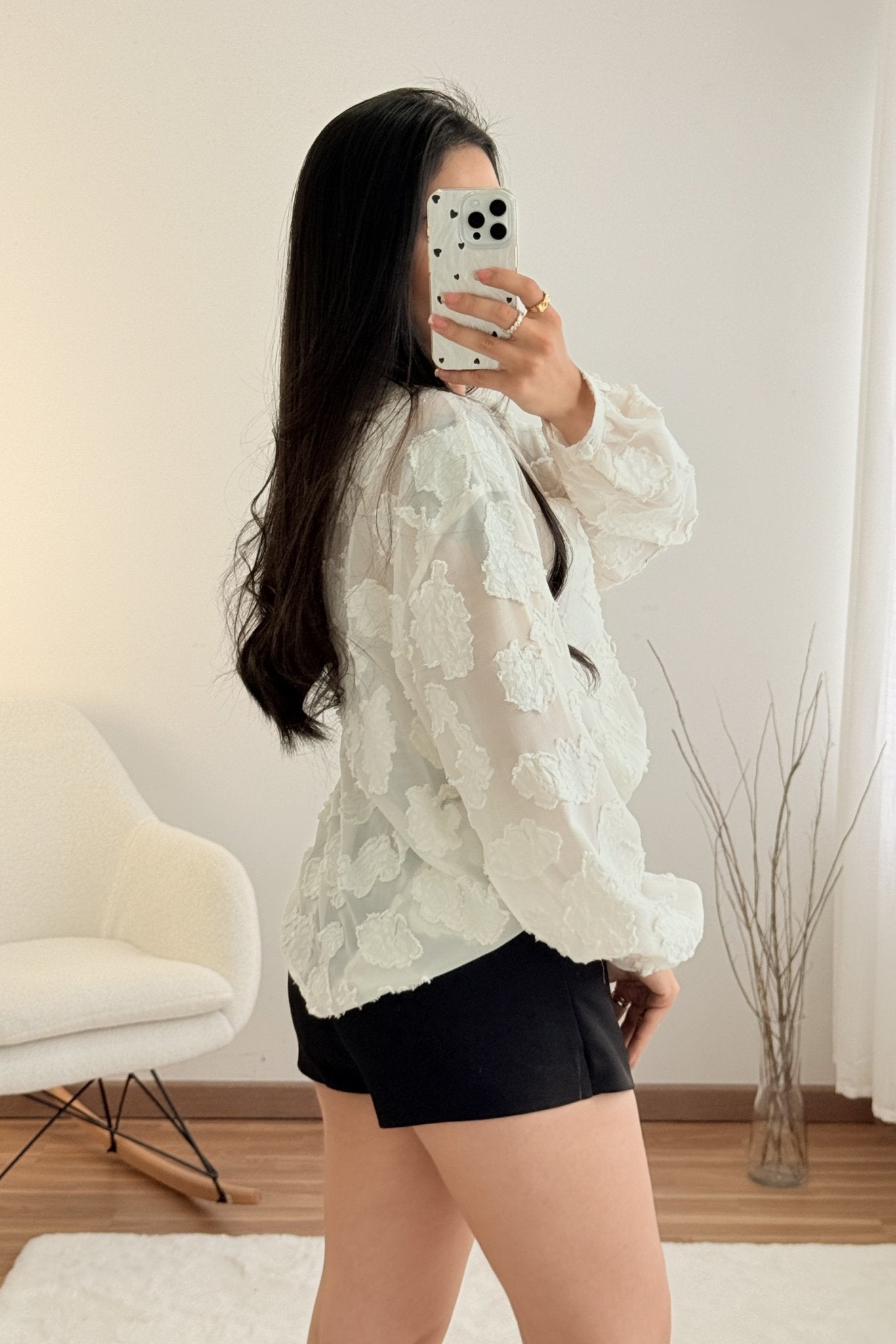 Blusa em organza com bordados florais IVIVI - lavishiochicBlusaIVIVI