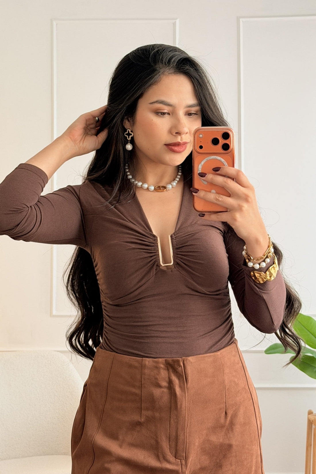 Body manga longa decote V com detalhe metal - lavishiochicbodylavishiochic