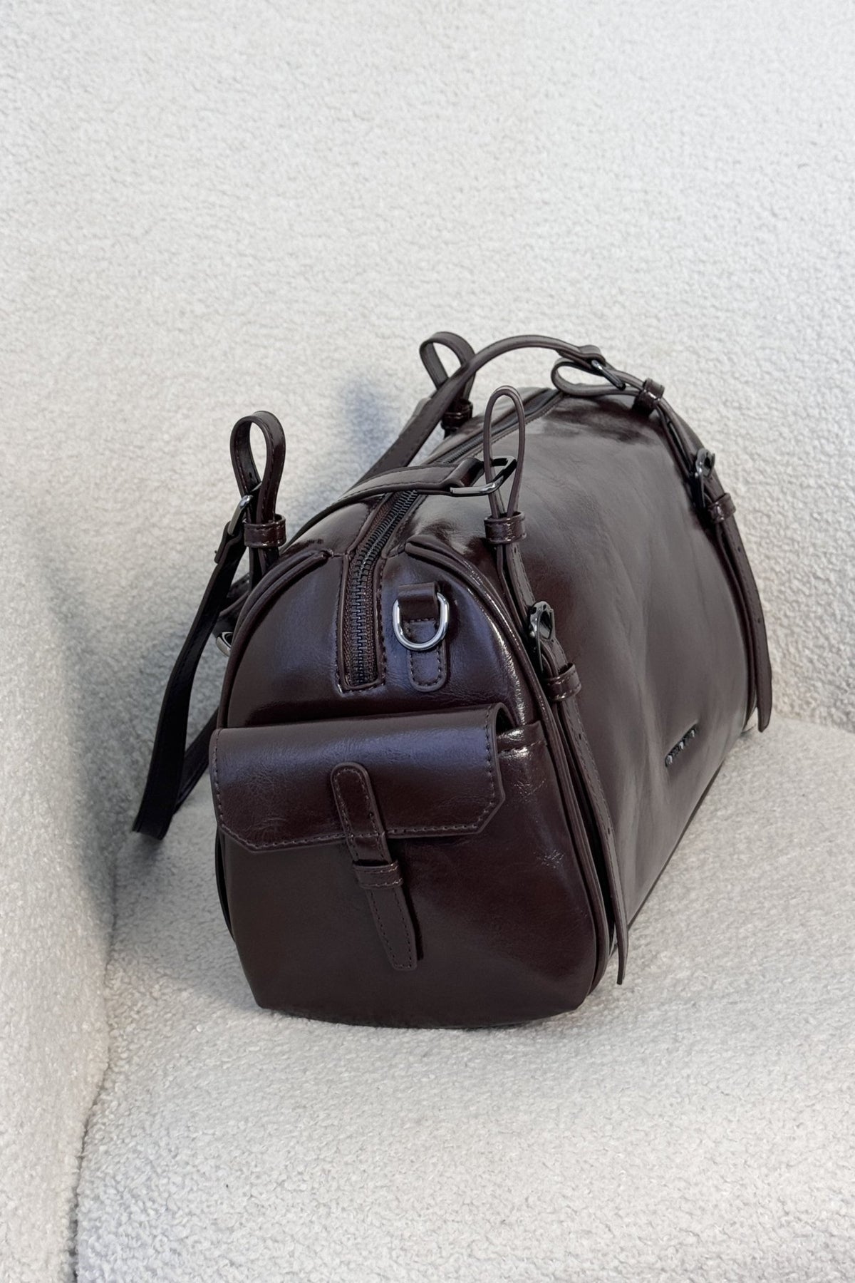 Bolsa cilíndrica vintage em pele cera, mão e tiracolo - lavishiochicMalalavishiochic