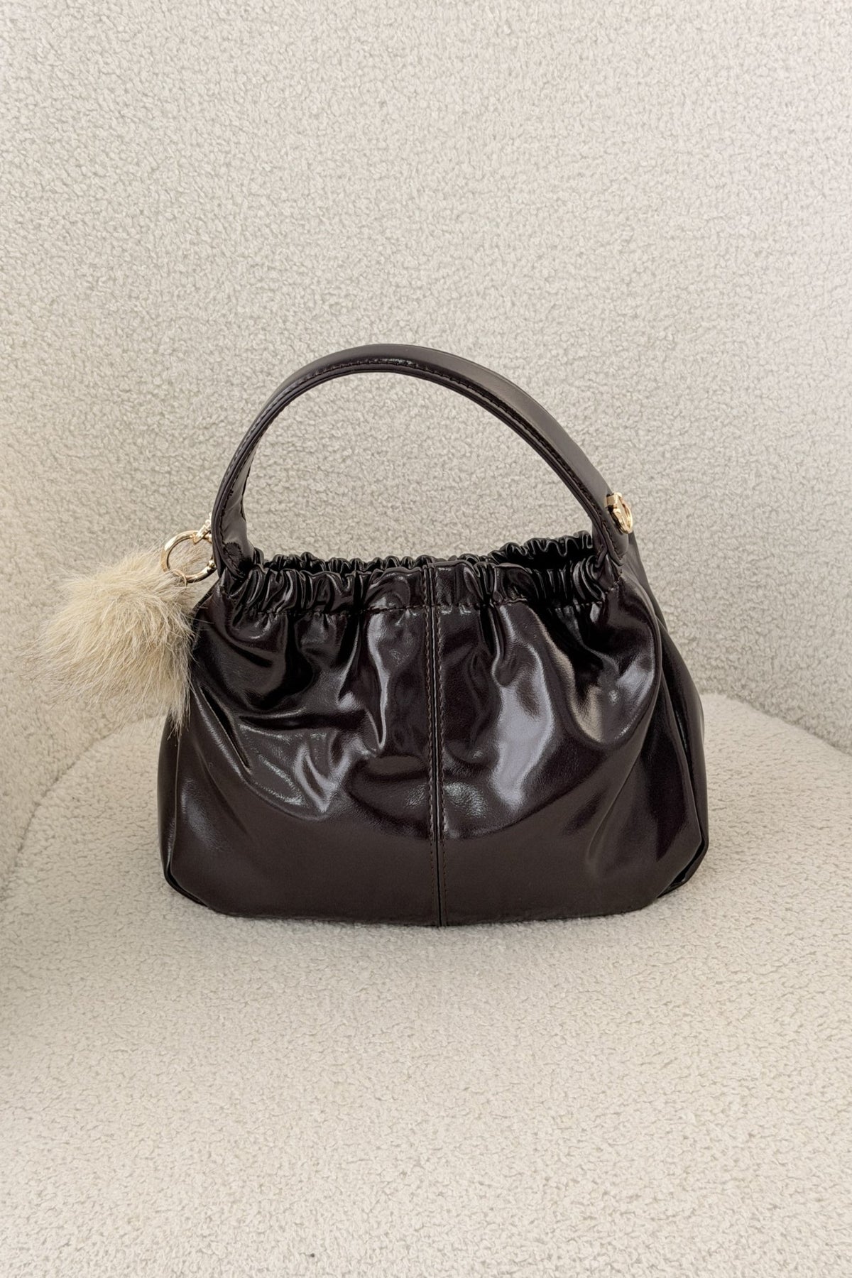 Bolsa de mão brilhante com pompom - lavishiochicMalalavishiochic