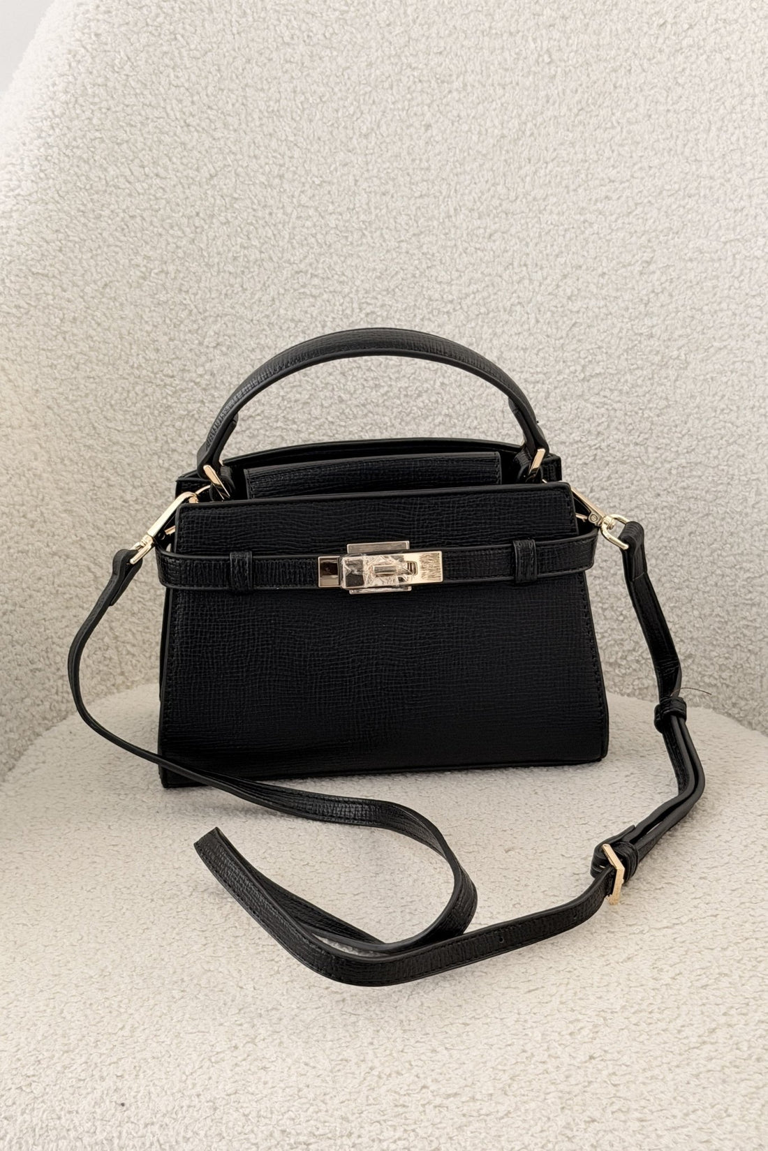 Bolsa de mão com fecho metálico - lavishiochicMalalavishiochic