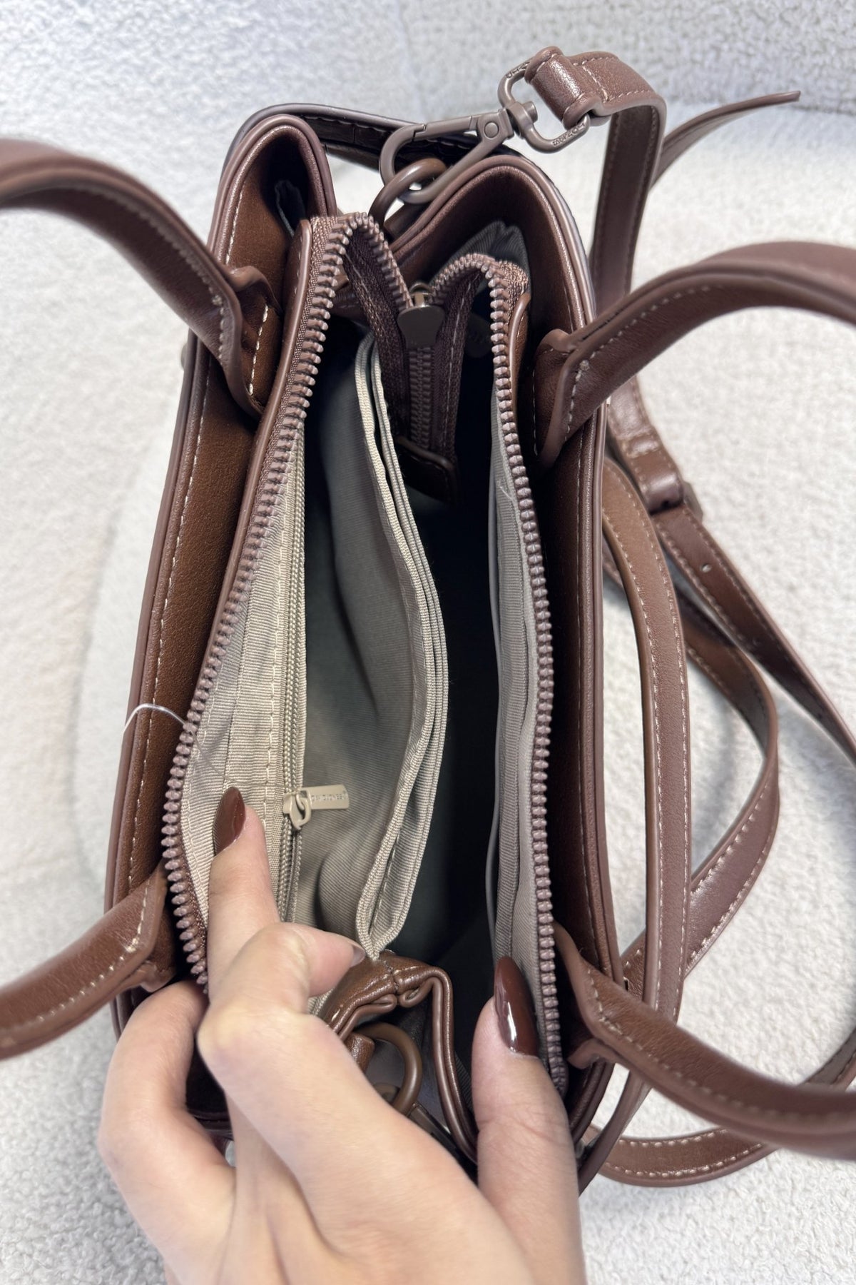 Bolsa de mão e tiracolo com acabamento vintage - lavishiochicMalalavishiochic