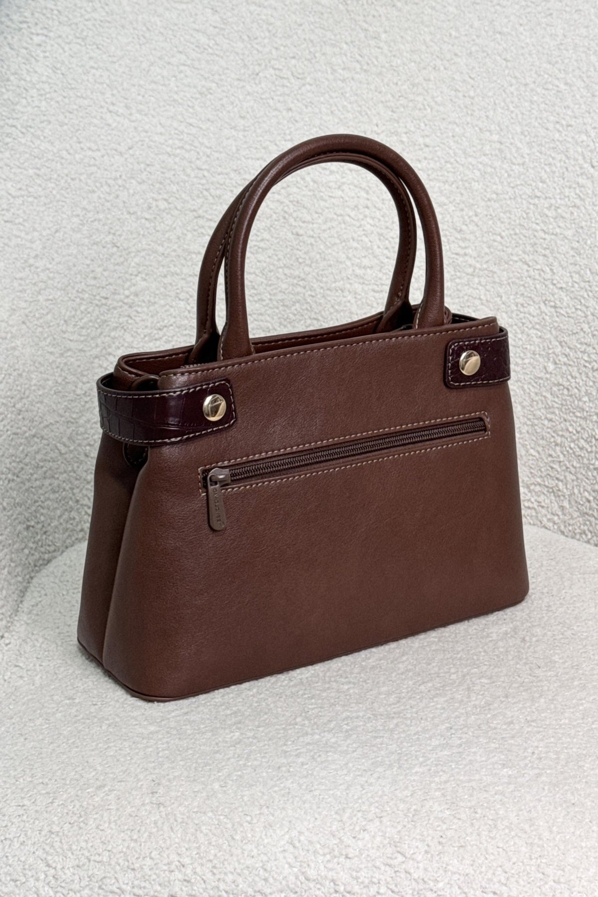 Bolsa de mão e tiracolo com acabamento vintage - lavishiochicMalalavishiochic