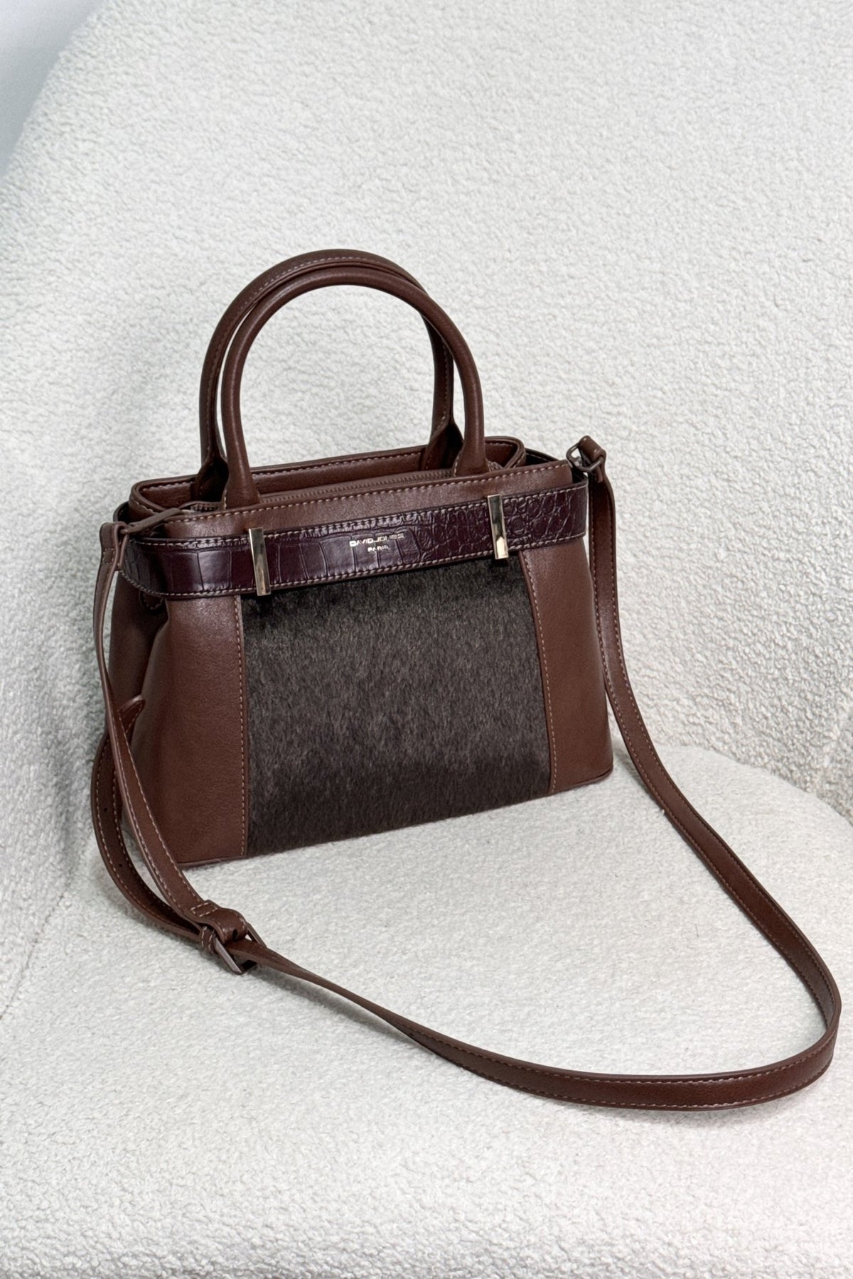 Bolsa de mão e tiracolo com acabamento vintage - lavishiochicMalalavishiochic