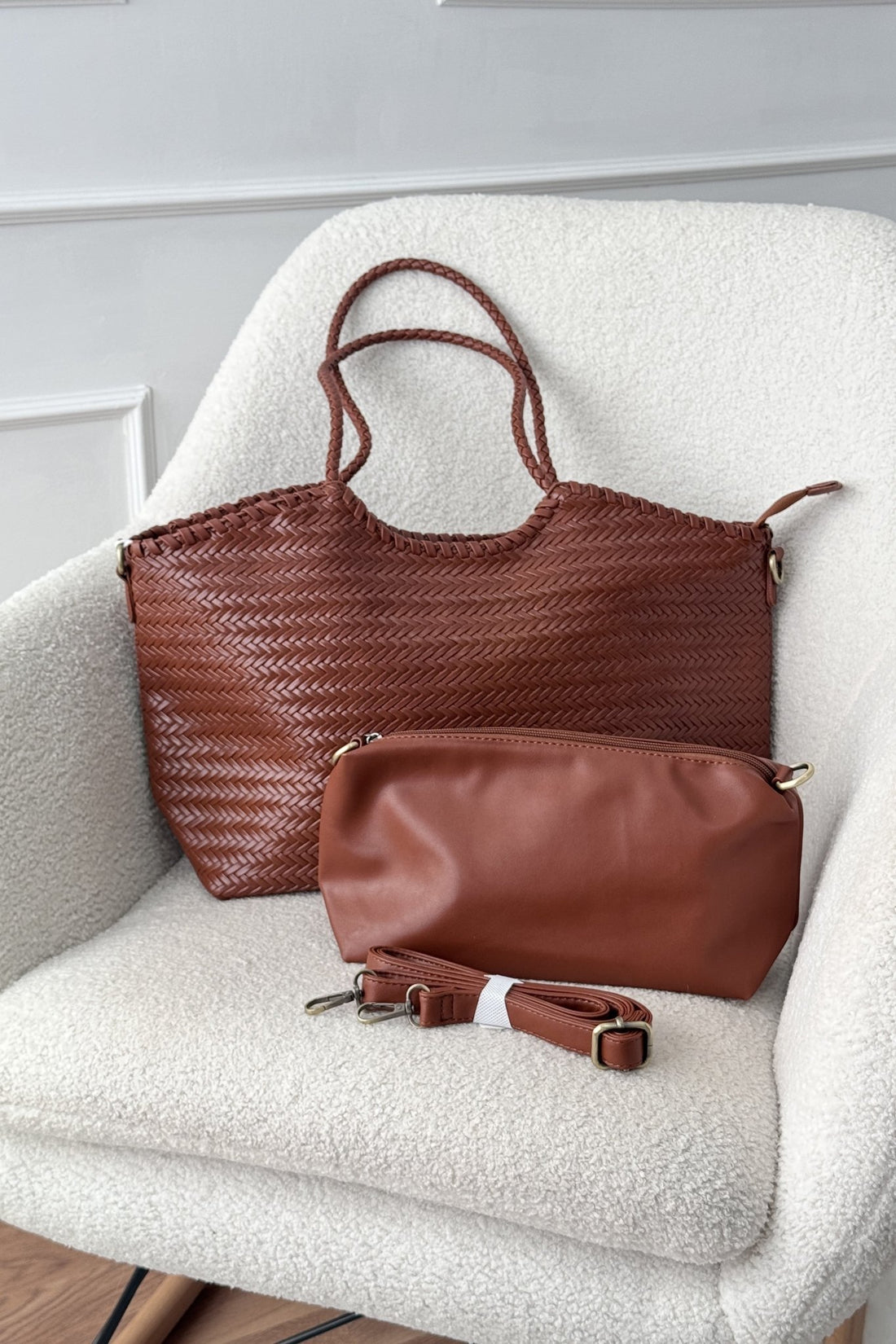 Bolsa de ombro entrançada em pele sintética (Grande ) - lavishiochicMalalavishiochic