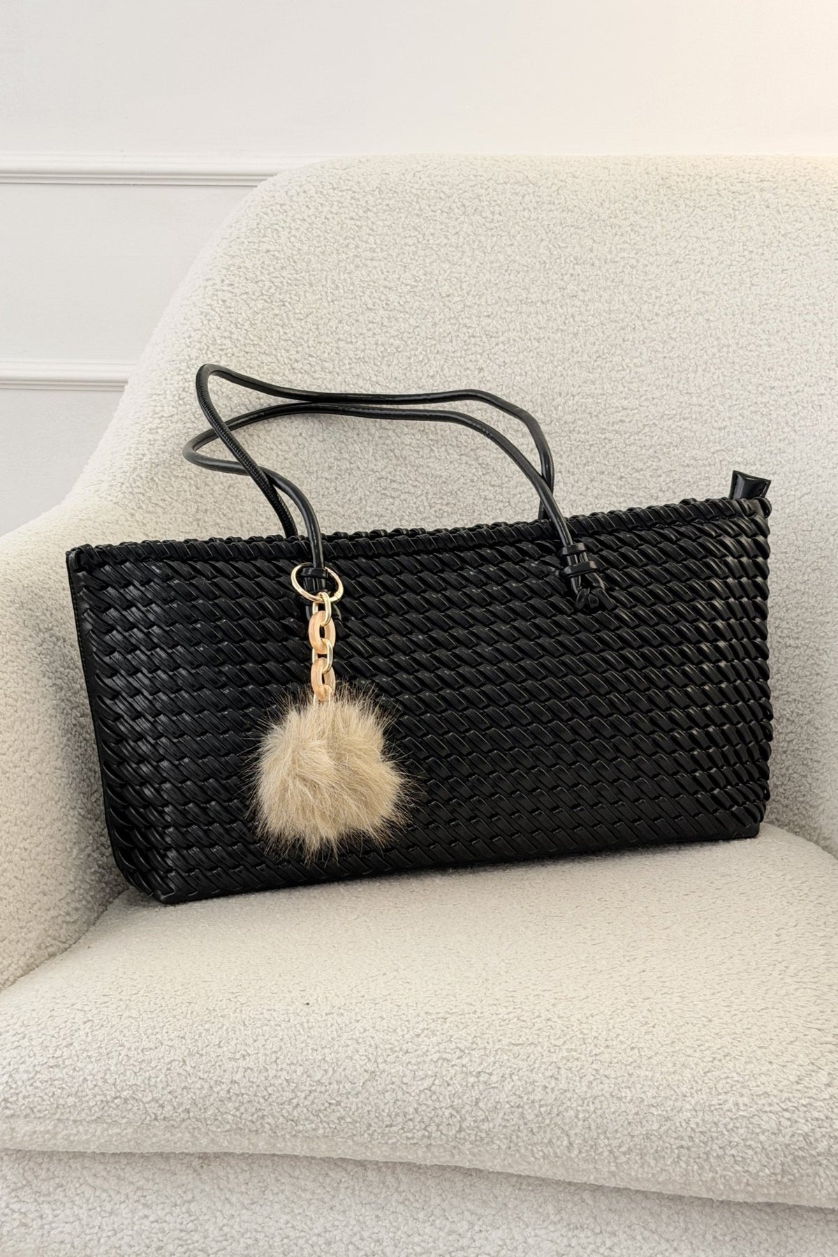 Bolsa tote tecida com pom-pom - lavishiochicMalalavishiochic