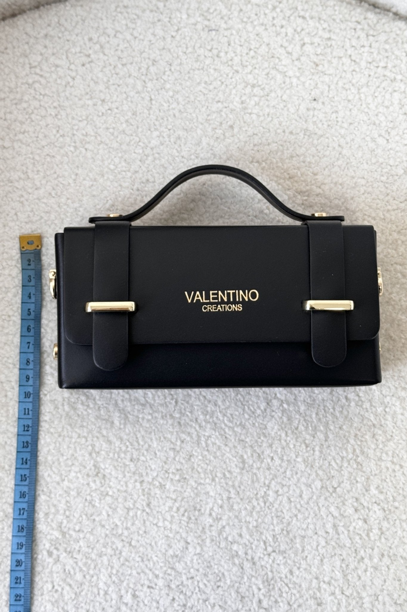 Bolsa Valen em pele com corrente dourada - lavishiochicMalalavishiochic