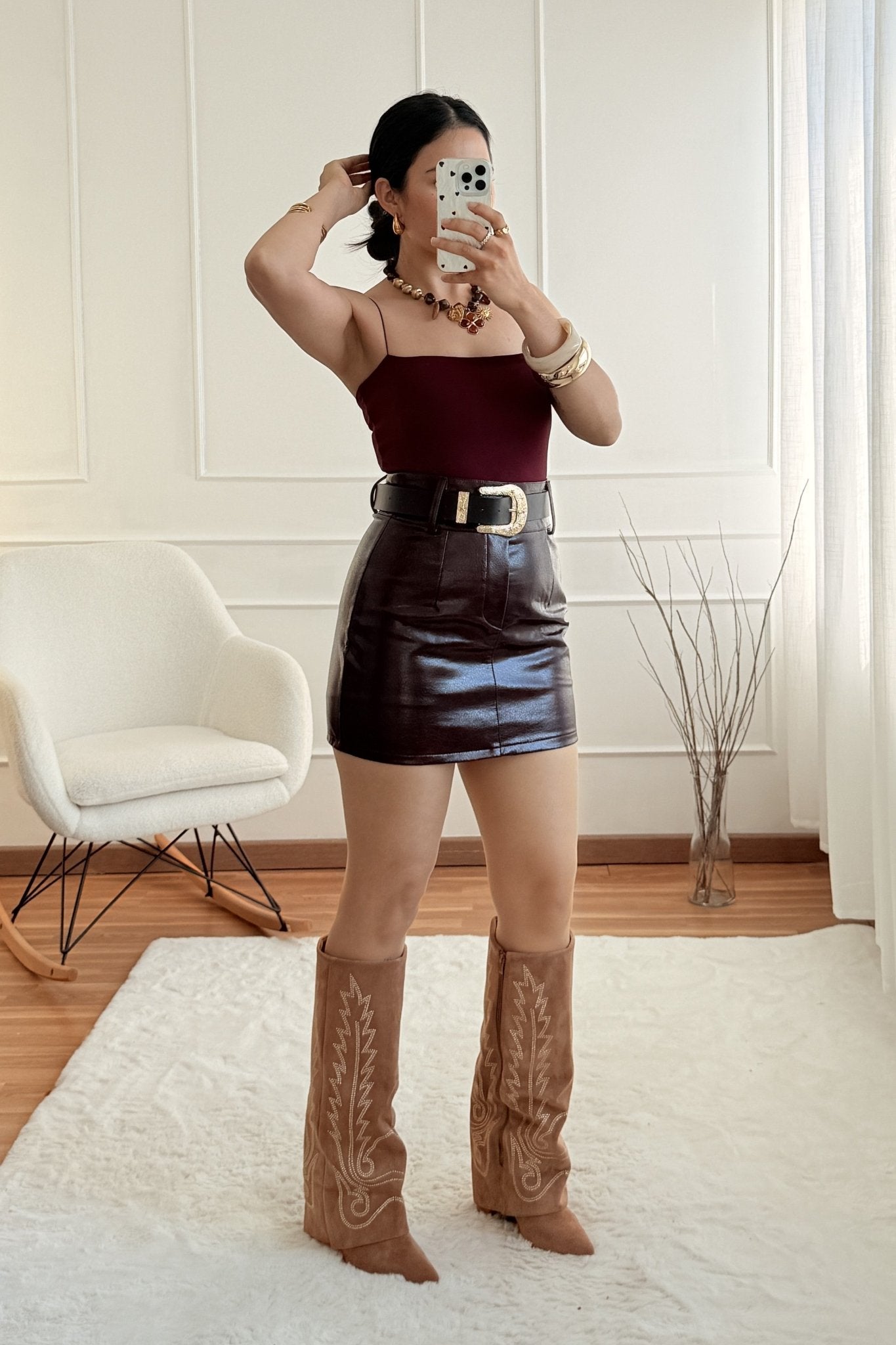 Botas camurça cano alto com bordado - lavishiochicBotaslavishiochic