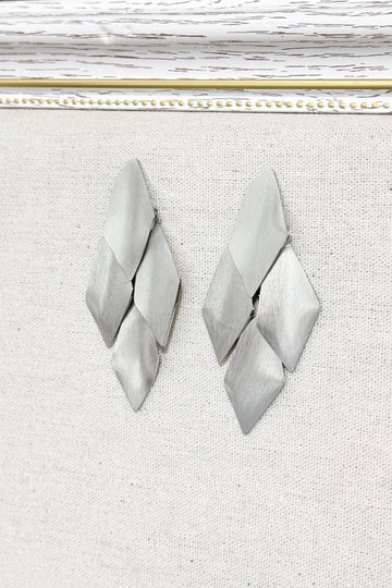 Brincos de Folhas Prateadas em Aço Inoxidável - lavishiochicBrincoslavishiochic